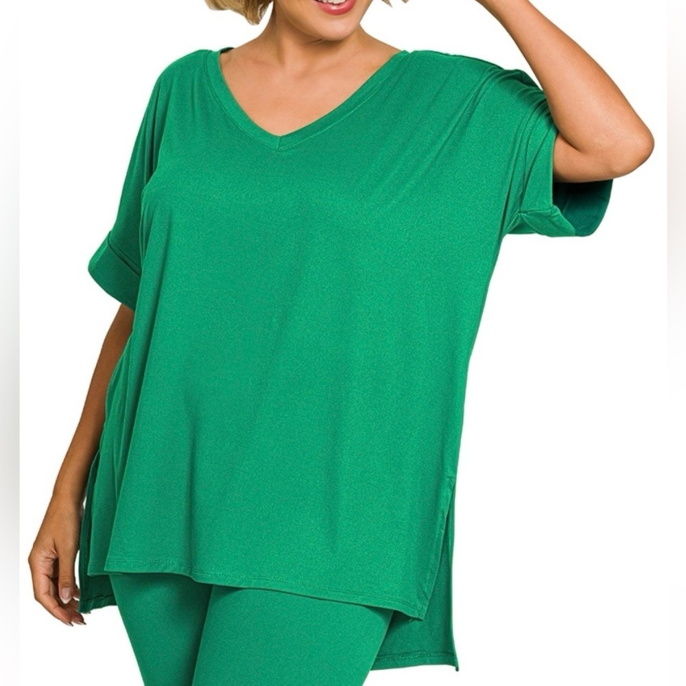 New!Plus Size 1X Zenana Outfitters brushed microfiber v-neck top & biker set - Picture 3 of 5